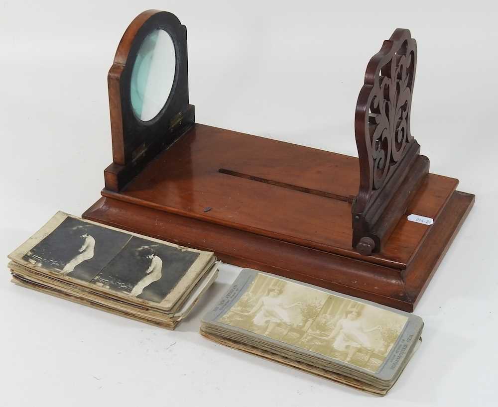 A late 19th century mahogany slide viewer - Image 2 of 7