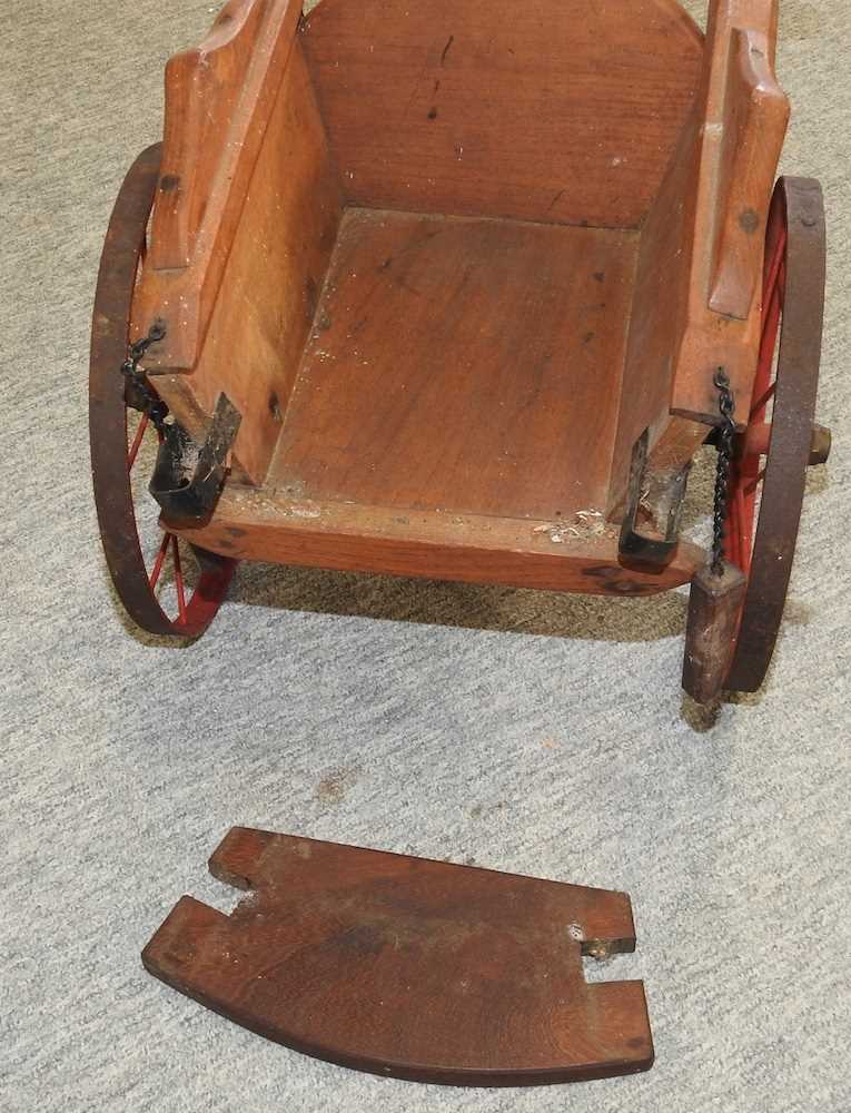 A 20th century children's pull-along model horse and cart - Image 4 of 6