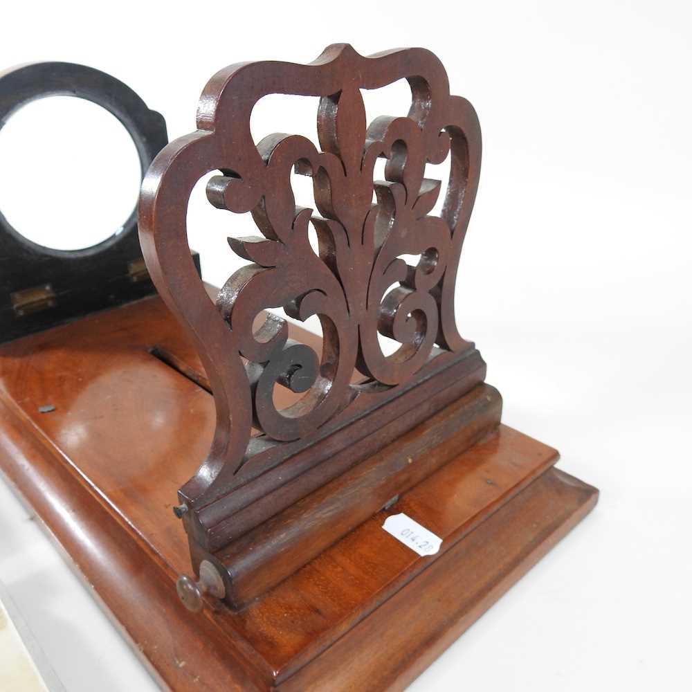 A late 19th century mahogany slide viewer - Image 3 of 7