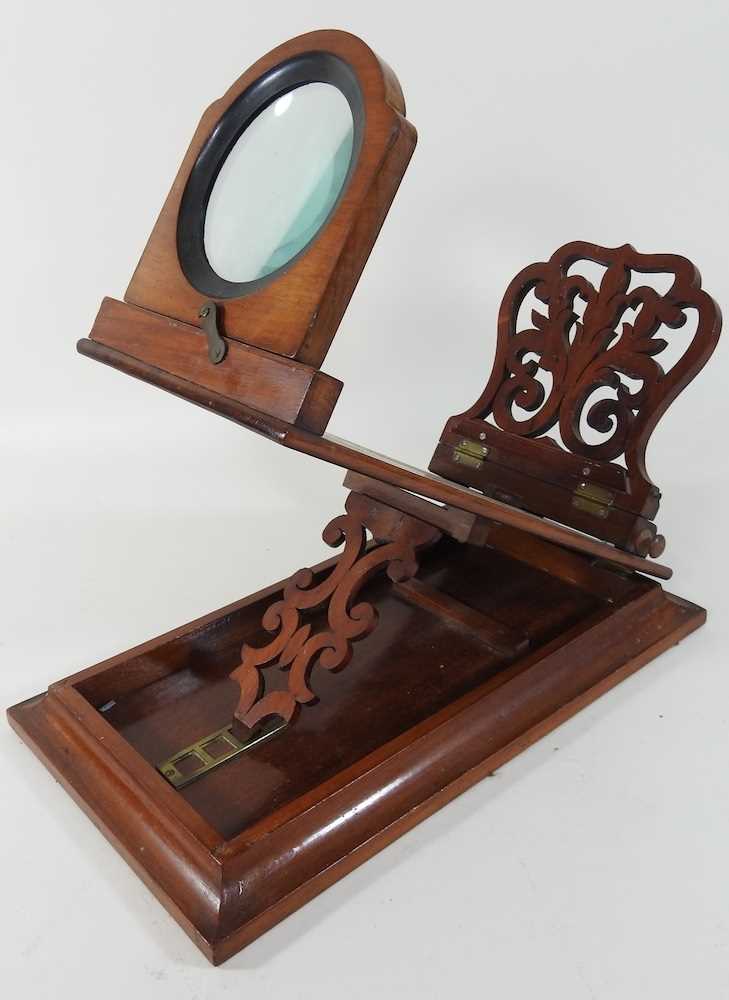 A late 19th century mahogany slide viewer - Image 7 of 7