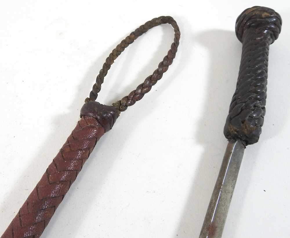 A braided leather horse riding crop, - Image 2 of 4