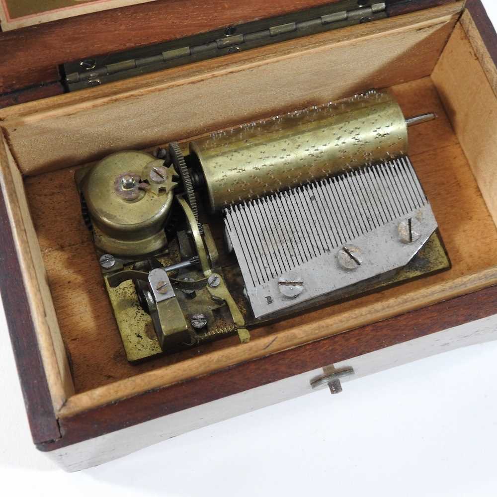 A 19th century miniature musical box - Image 4 of 4