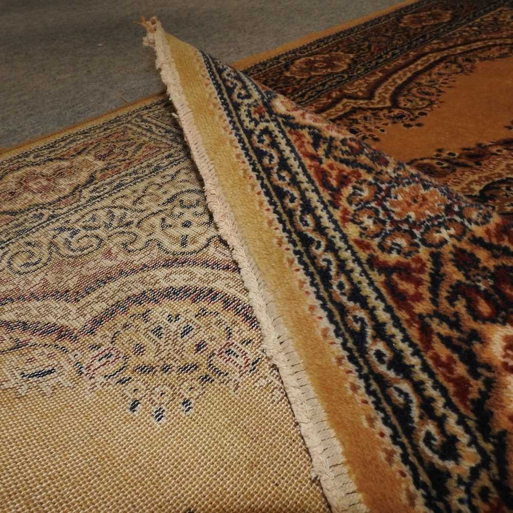 A Persian rug, - Image 2 of 5