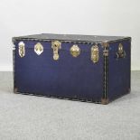 A mid 20th century travelling trunk