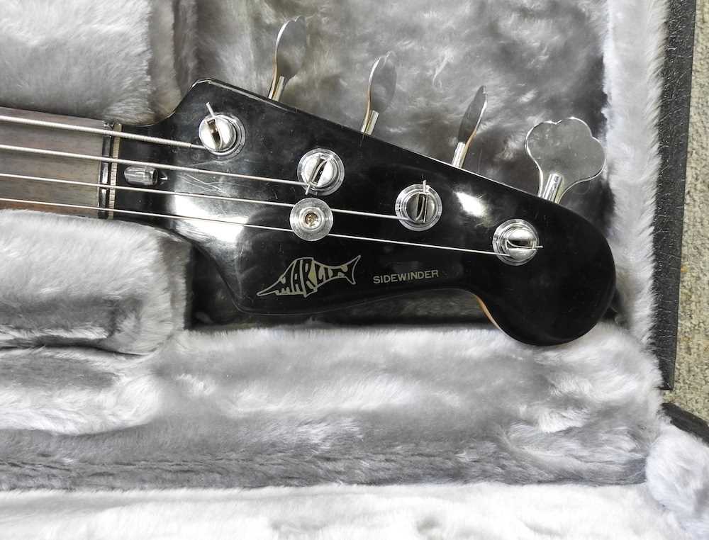 A Marlin Sidewinder electric bass guitar - Image 4 of 8