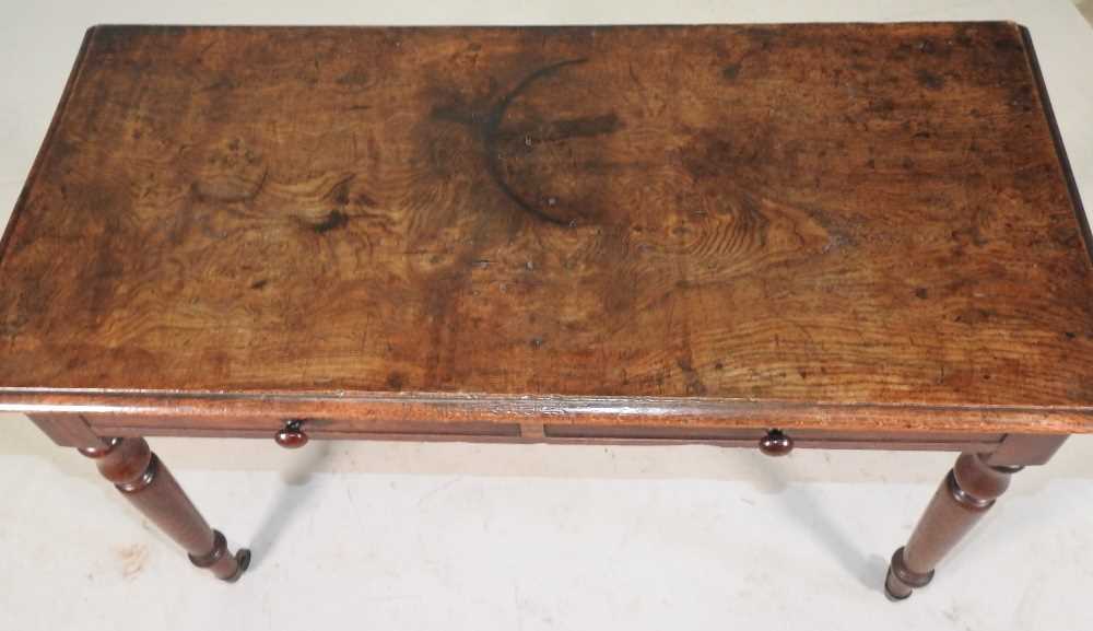 An early 19th century burr elm side table - Image 4 of 10