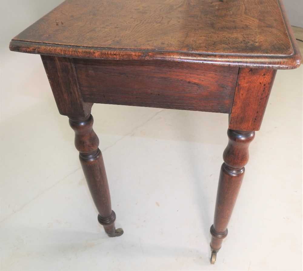 An early 19th century burr elm side table - Image 8 of 10