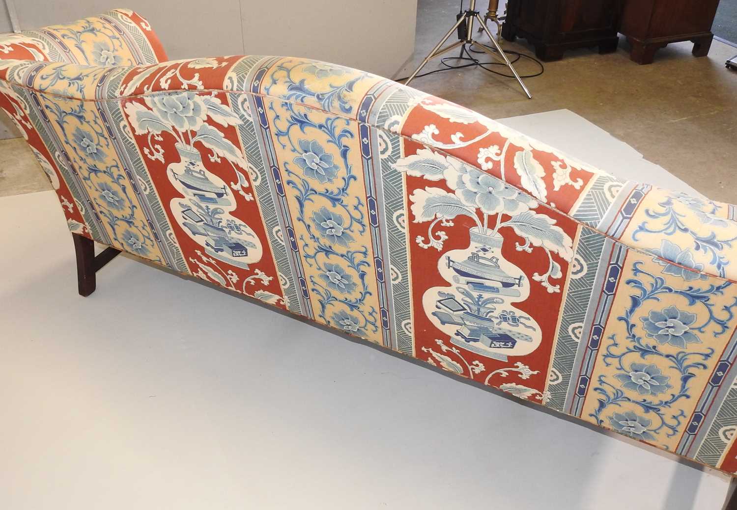 A George III style floral upholstered hump back sofa - Image 14 of 16