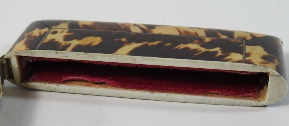 A 19th century tortoiseshell visiting card case - Image 7 of 10