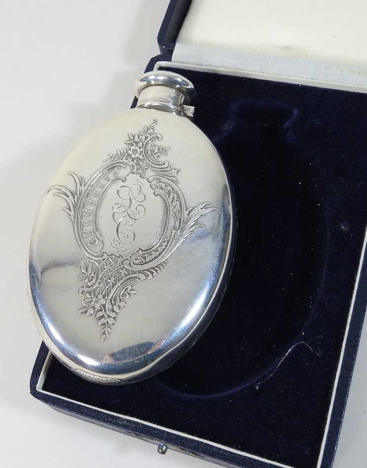 An early 20th century Tiffany engraved silver hip flask - Image 4 of 8