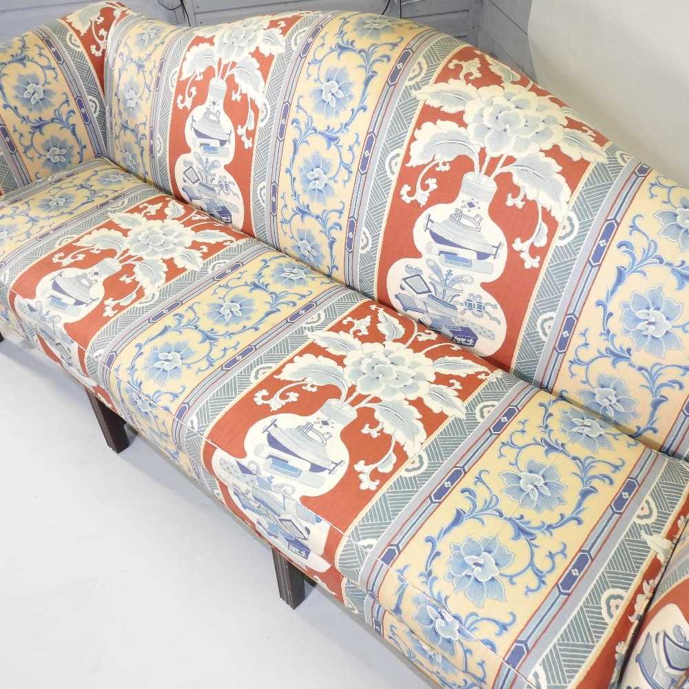 A George III style floral upholstered hump back sofa - Image 4 of 16