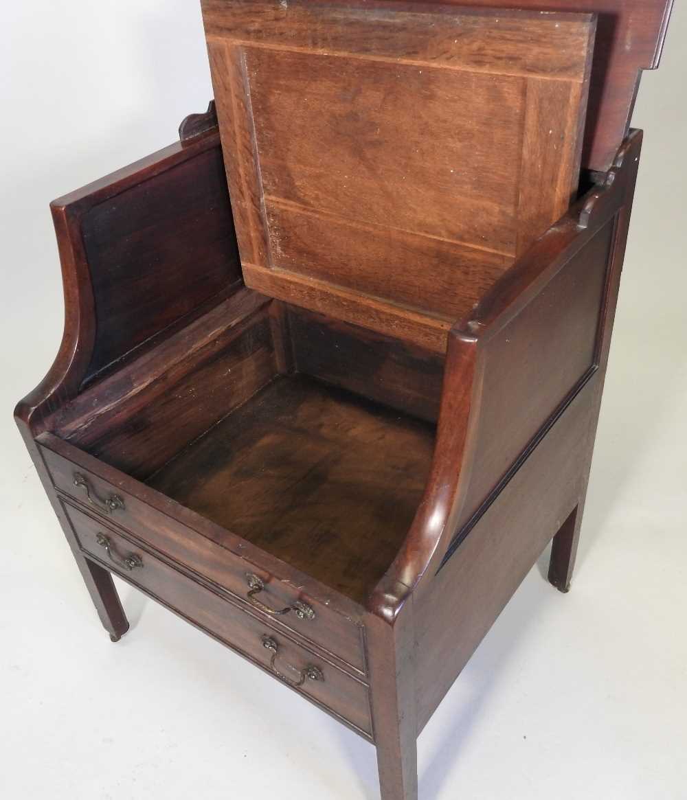 A George III mahogany Lancashire commode - Image 9 of 19