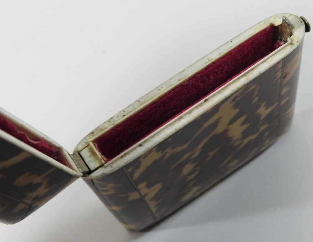 A 19th century tortoiseshell visiting card case - Image 6 of 10