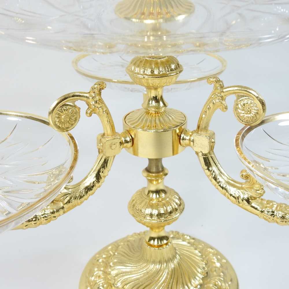 An ornate ormolu and glass epergne - Image 8 of 8