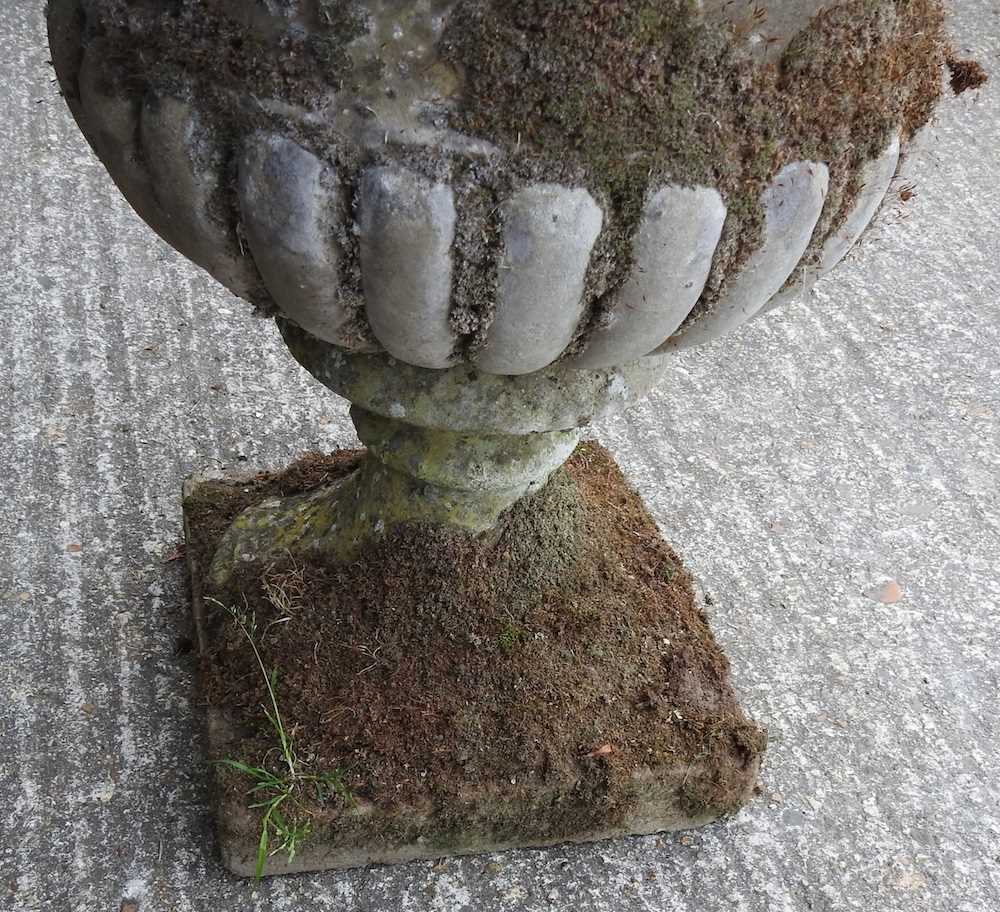 A reconstituted stone urn - Image 5 of 5