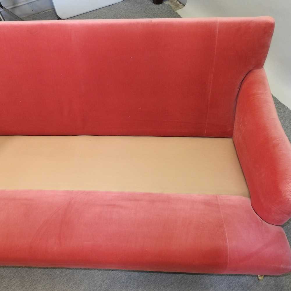 A good quality modern Howard style red velvet upholstered three seat sofa - Image 18 of 18