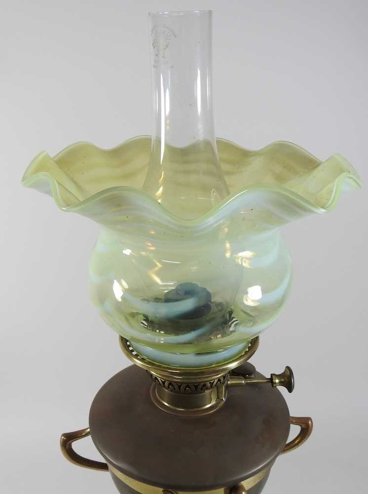 An Arts and Crafts copper and brass oil lamp - Image 7 of 10