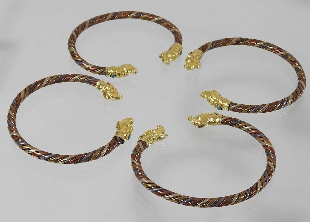 A set of four Chinese bangles of twisted design - Image 2 of 5
