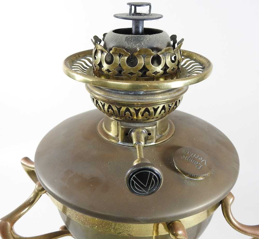 An Arts and Crafts copper and brass oil lamp - Image 9 of 10