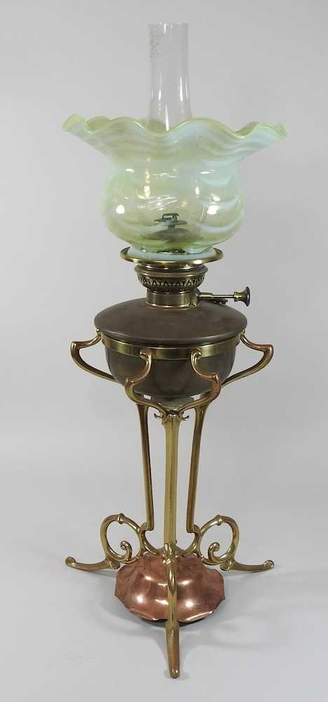 An Arts and Crafts copper and brass oil lamp - Image 3 of 10