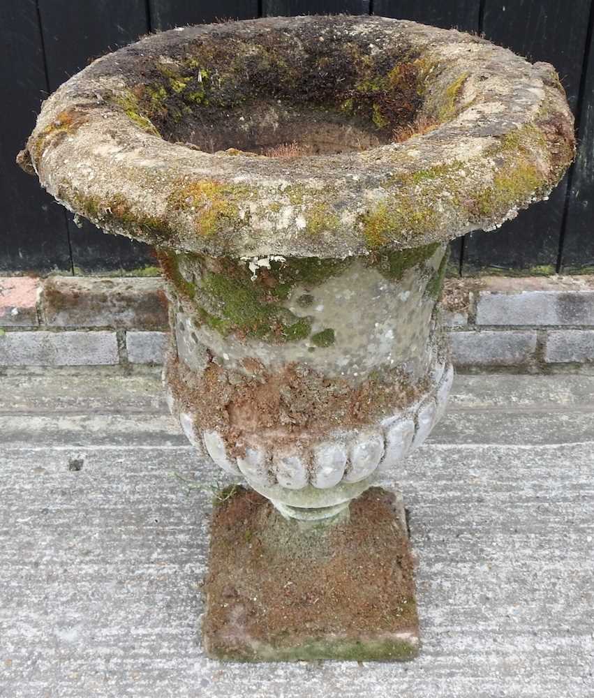 A reconstituted stone urn - Image 3 of 5