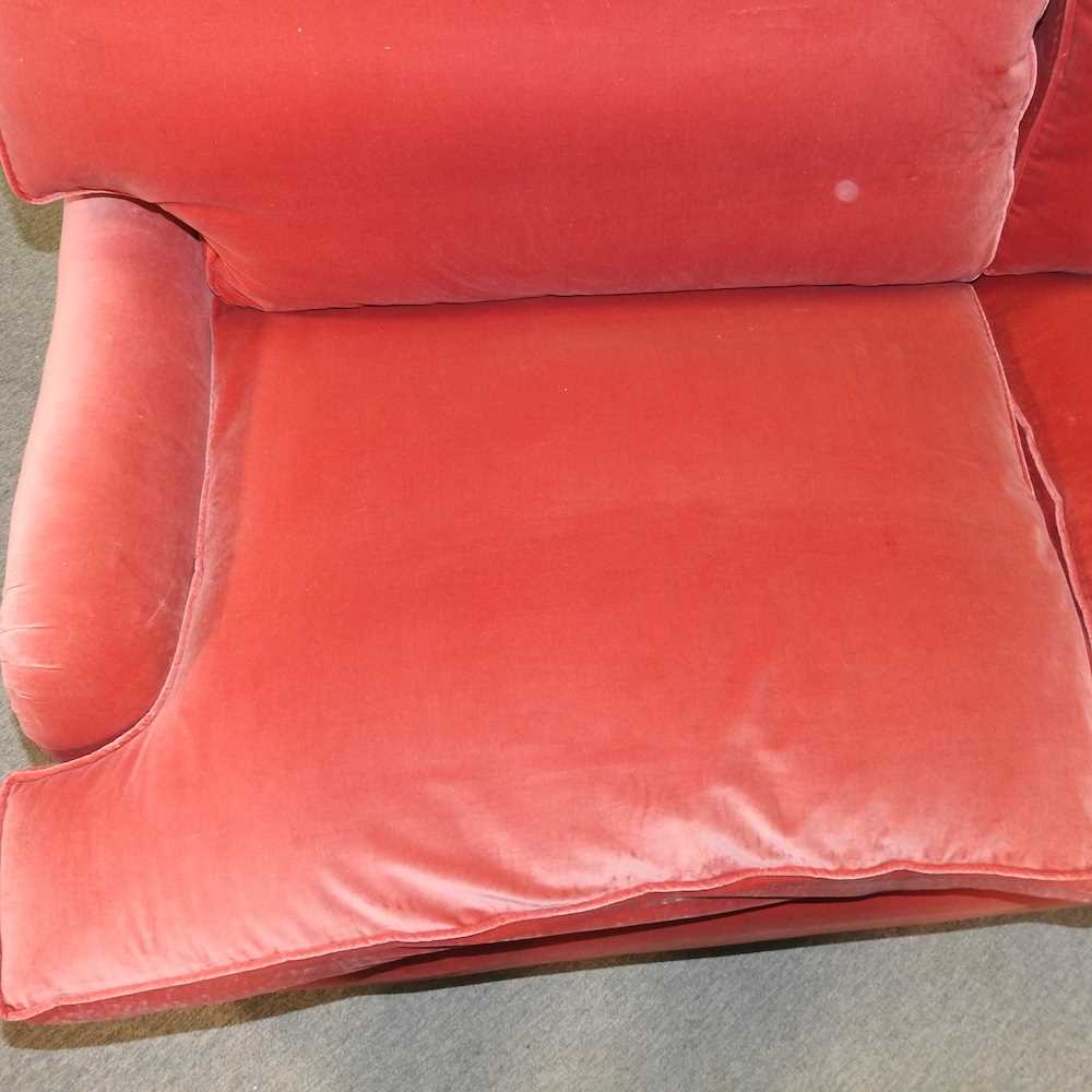 A good quality modern Howard style red velvet upholstered three seat sofa - Image 6 of 18