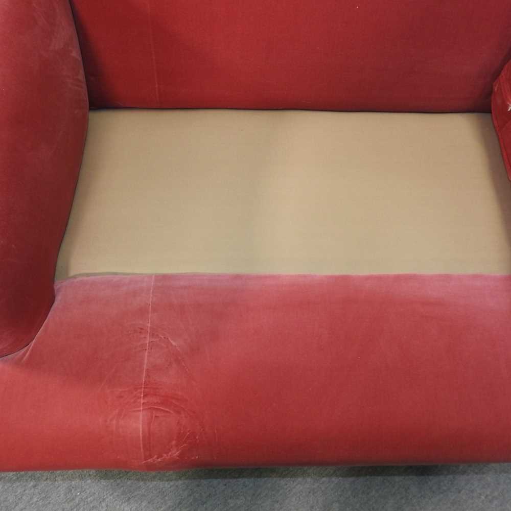 A good quality modern Howard style red velvet upholstered three seat sofa - Image 16 of 18