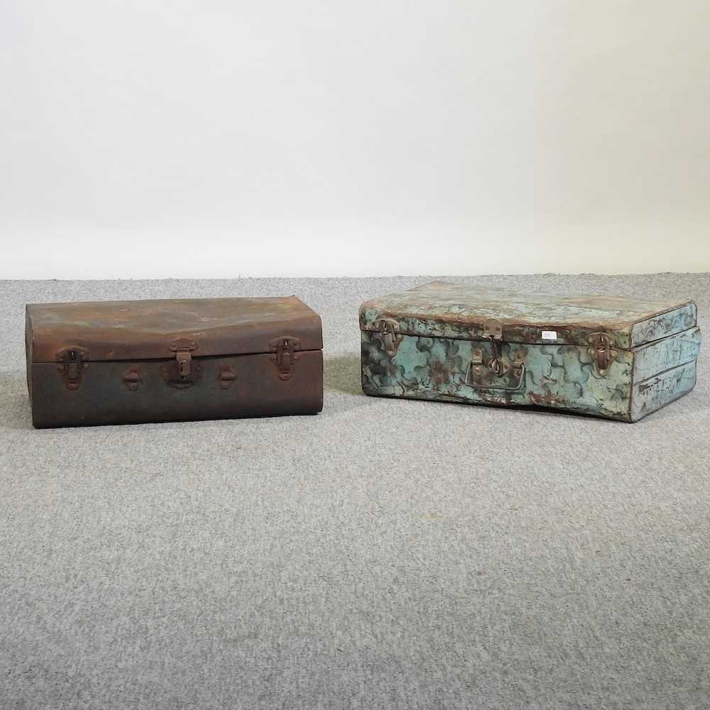 A vintage style metal suitcase, - Image 7 of 7