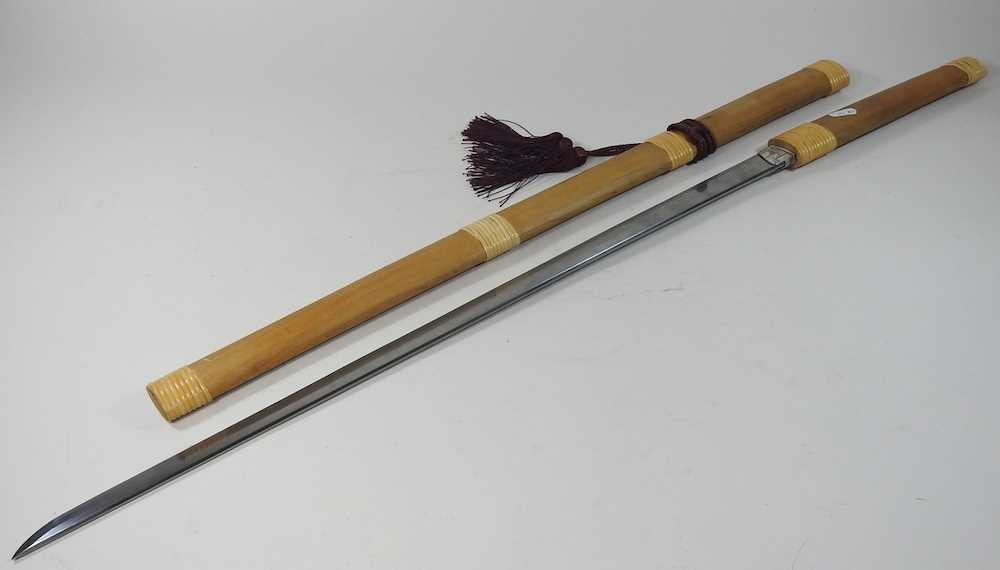 A mid 20th century Japanese short sword - Image 9 of 19
