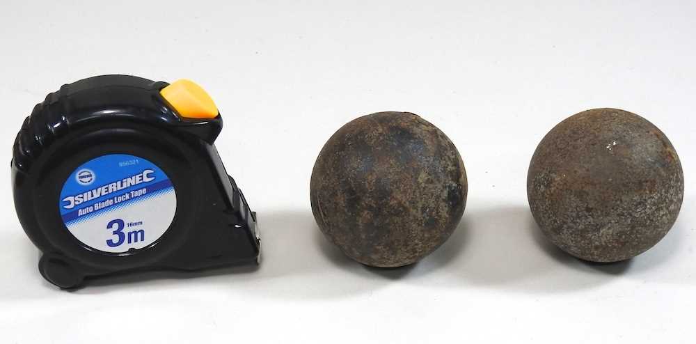 Two antique iron cannonballs - Image 3 of 4