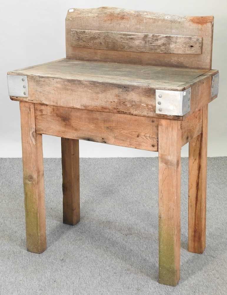 A rustic beech butcher's block - Image 6 of 6