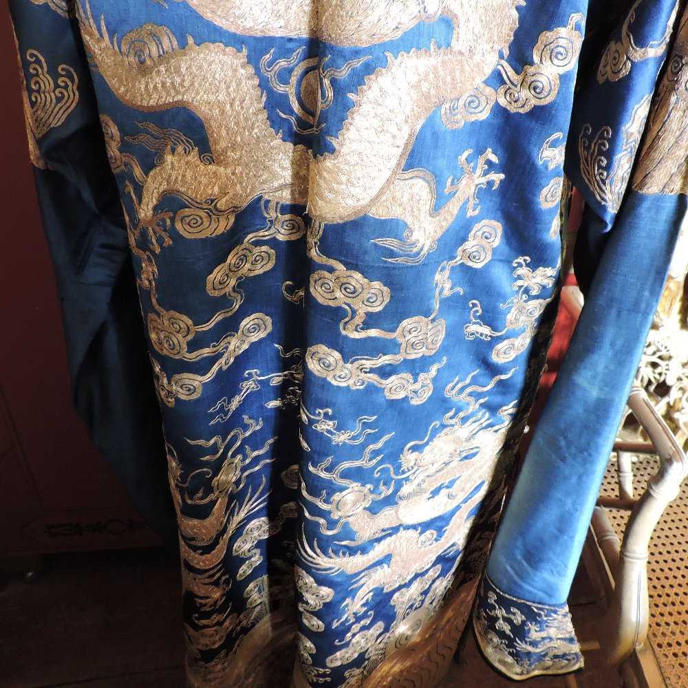 A Chinese blue silk sleeved robe - Image 10 of 35