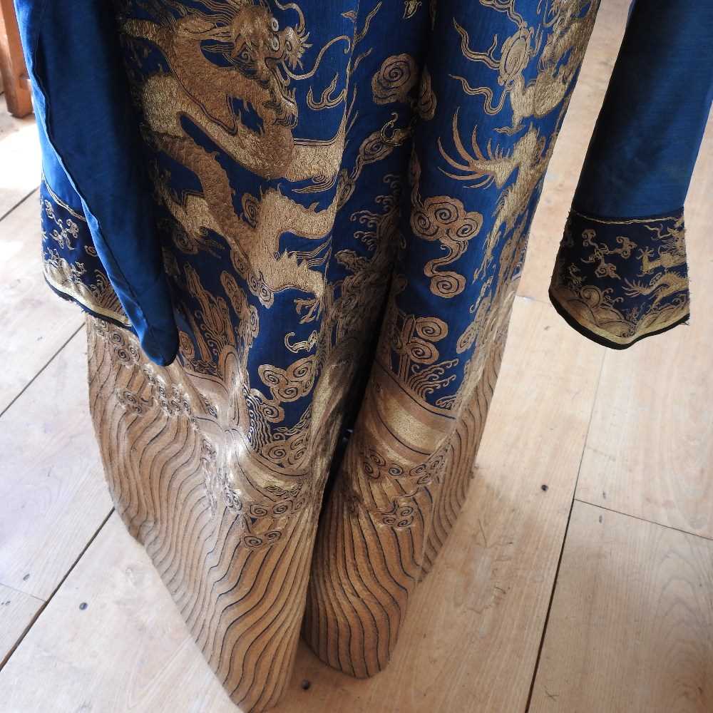 A Chinese blue silk sleeved robe - Image 32 of 35