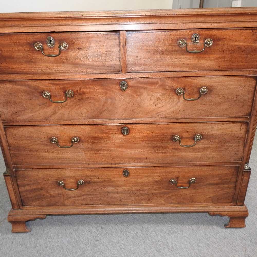 A George III mahogany chest - Image 5 of 12