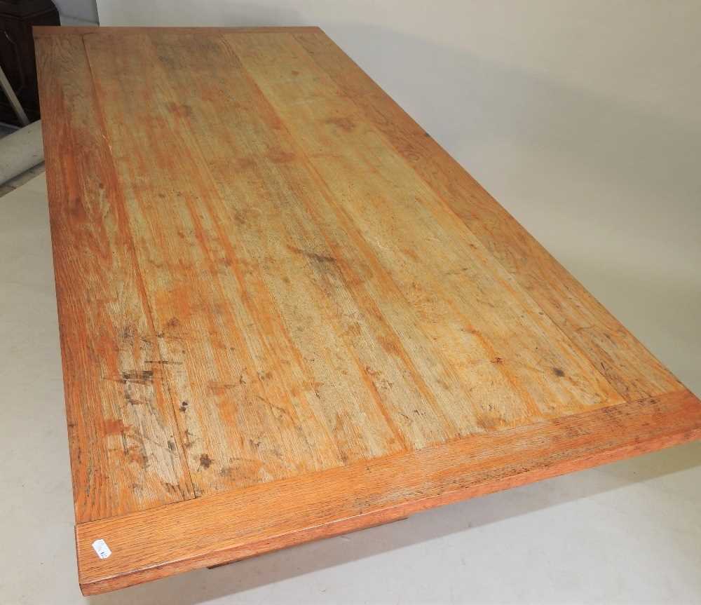 An early 20th century oak refectory table - Image 4 of 8