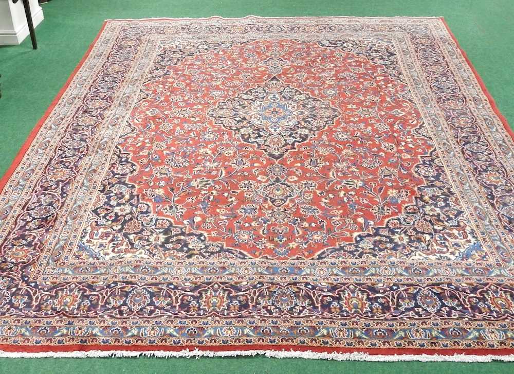A Persian carpet - Image 3 of 6