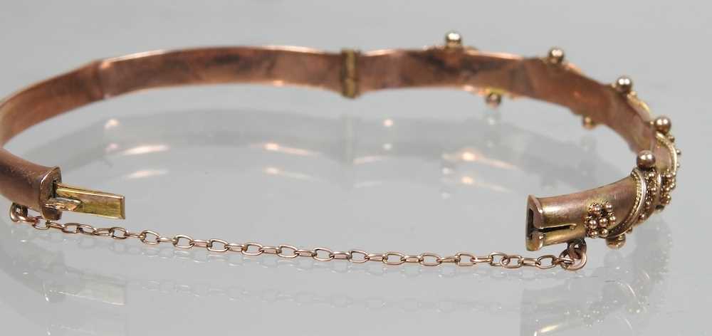 An early 20th century 9 carat gold bangle - Image 5 of 5