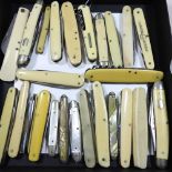 A collection of twenty-five early 20th century pocket knives