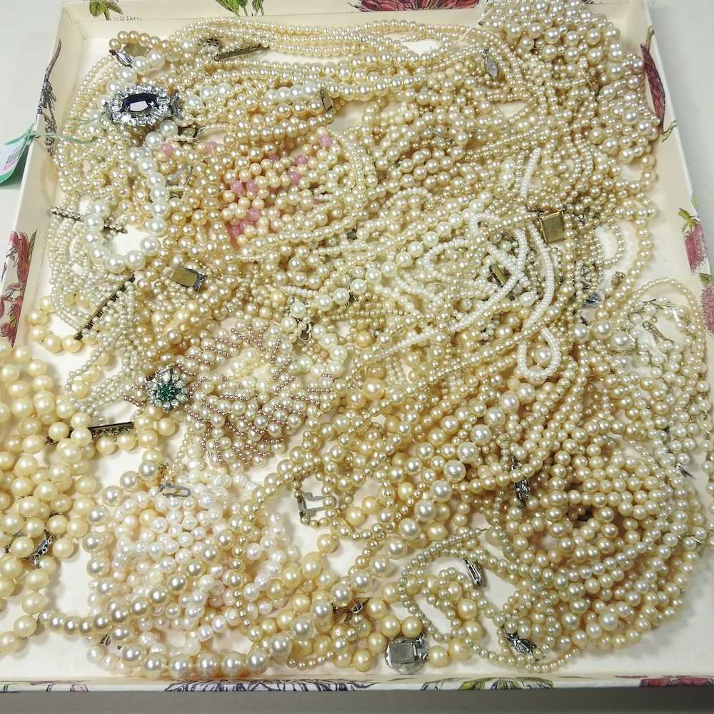 A collection of jewellery