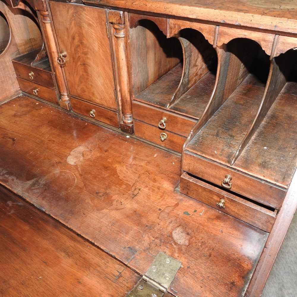 A George III mahogany bureau - Image 4 of 4