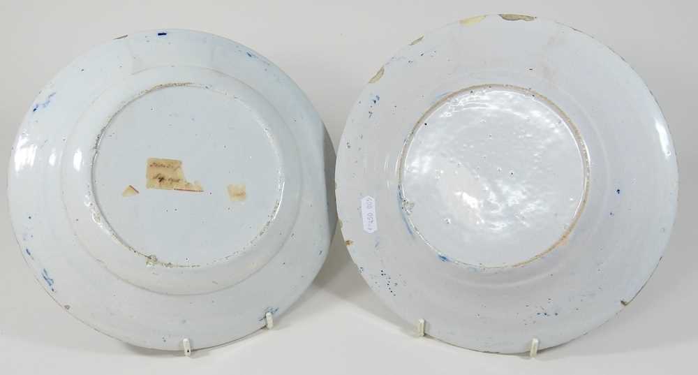 A collection of 18th century Dutch Delft plates - Image 14 of 16