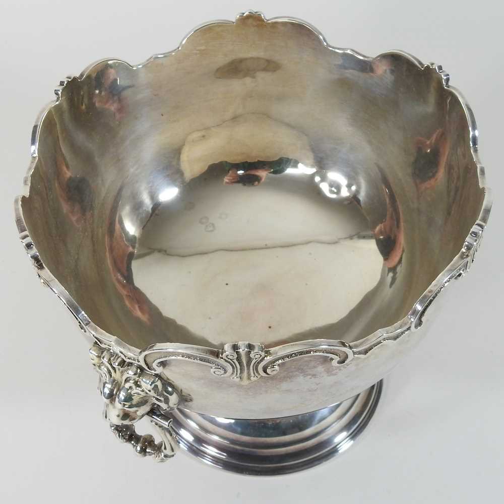 A mid 20th century silver pedestal bowl - Image 5 of 6