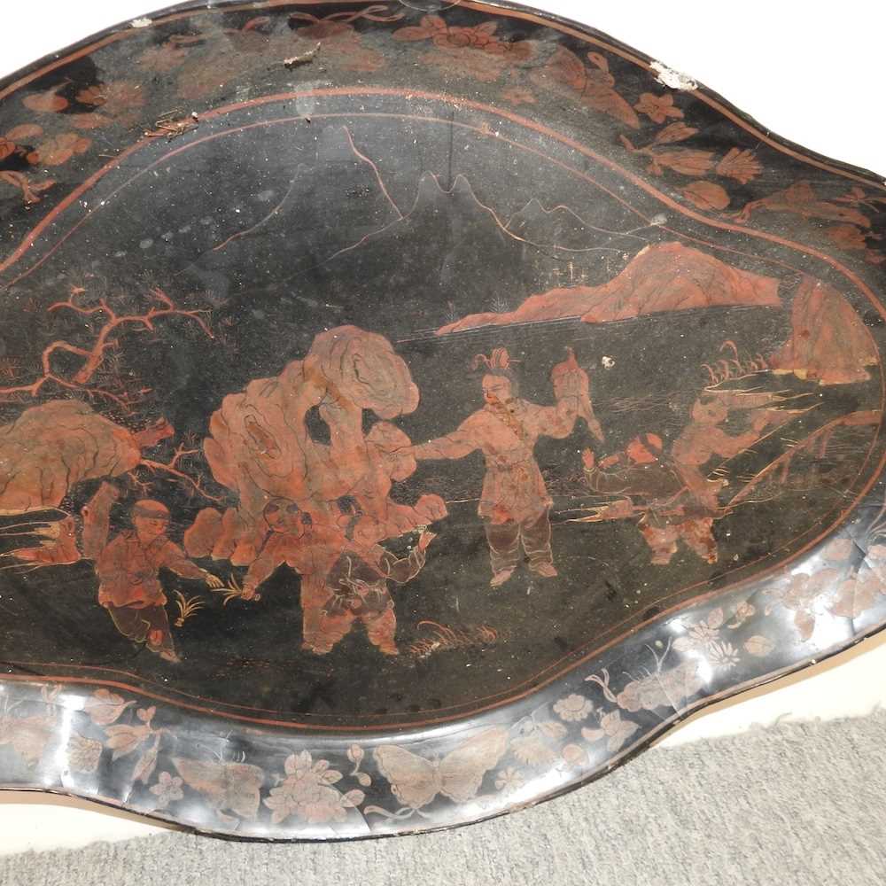 An early 20th century black lacquered tray - Image 5 of 6