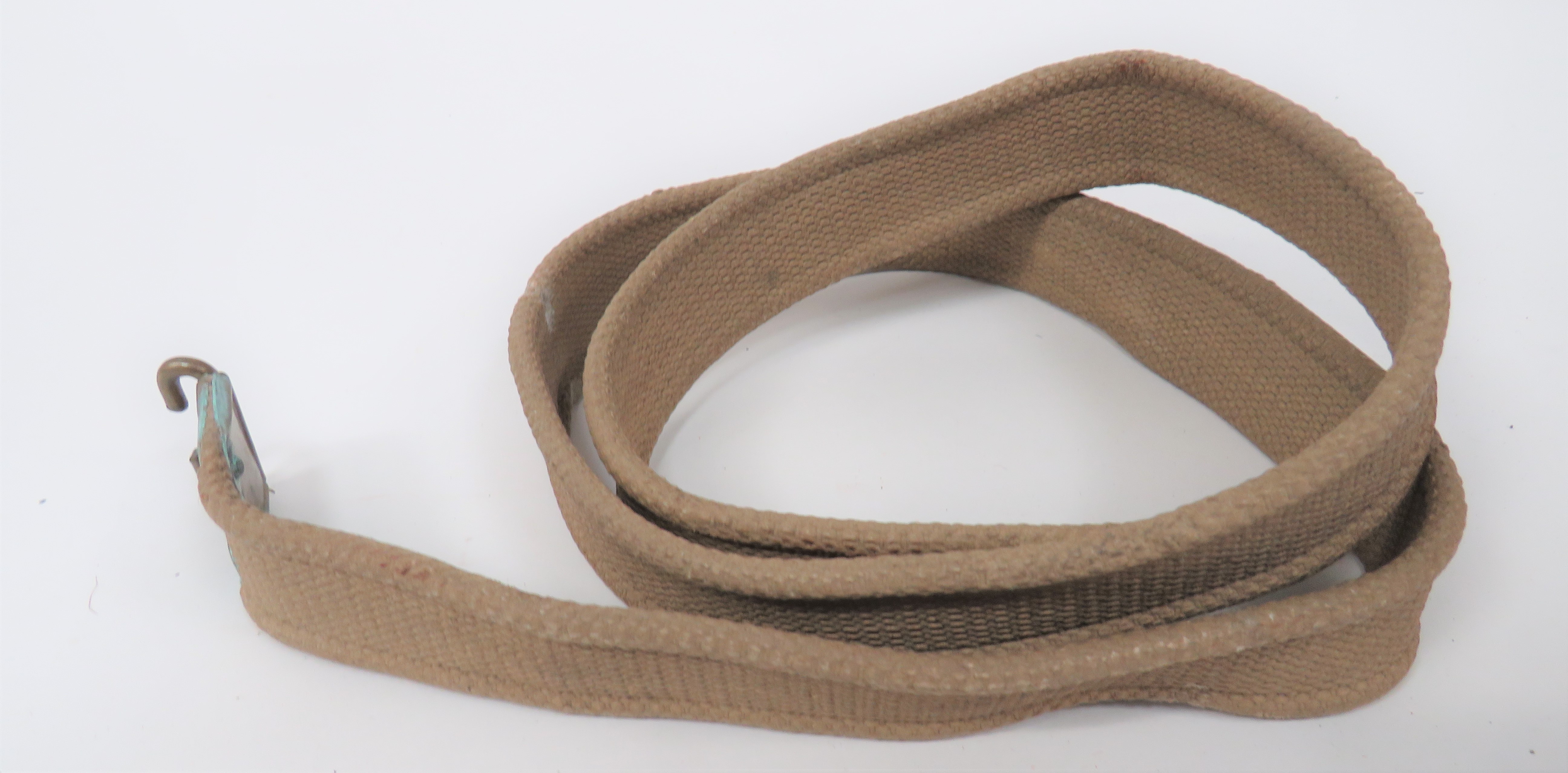 WW1 Dated SMLE Webbing Rifle Sling khaki webbing sling.  The brass end fittings stamped "M.E.Co