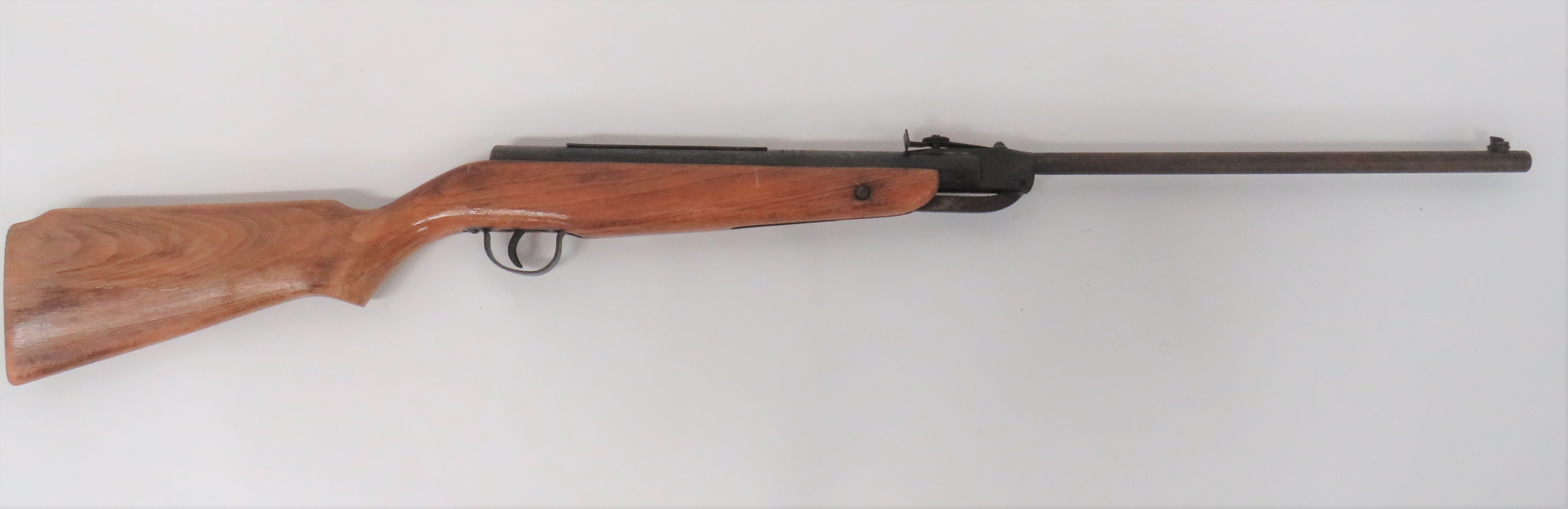 Webley & Scott "Falcon" Air Rifle .177, 17 1/2 inch, hinged barrel with simple, top adjustable