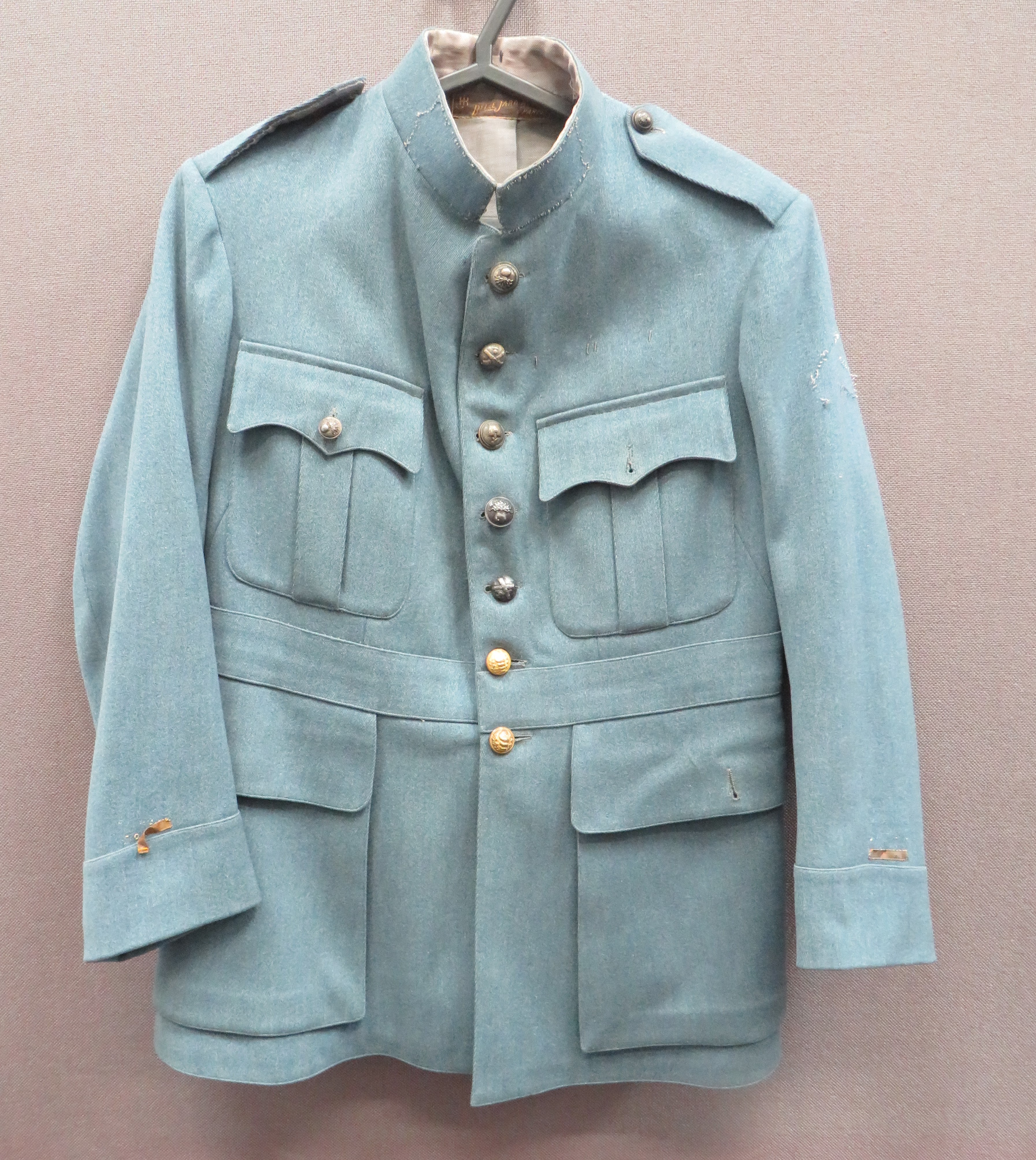WW1 French Horizon Blue Officer's Tunic light blue, fine quality, single breasted, high collar