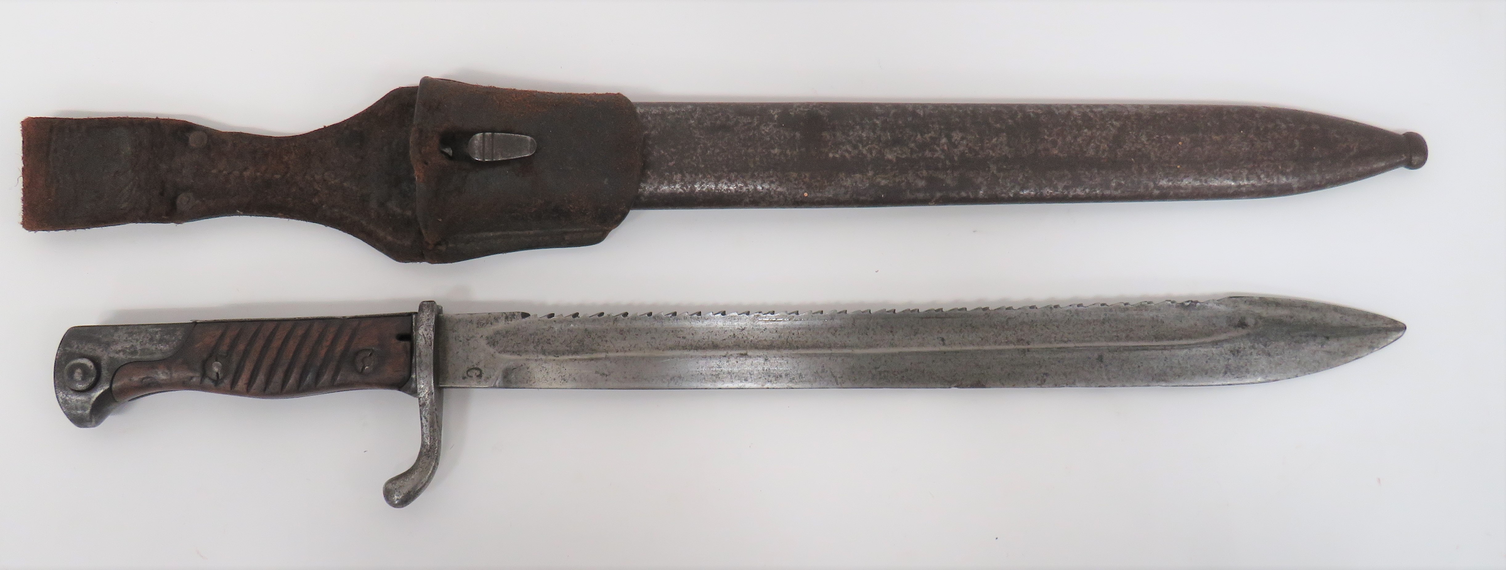 Imperial German Seitengewehr 1898/05 Sawback Butcher Bayonet 14 1/2 inch, single edged blade