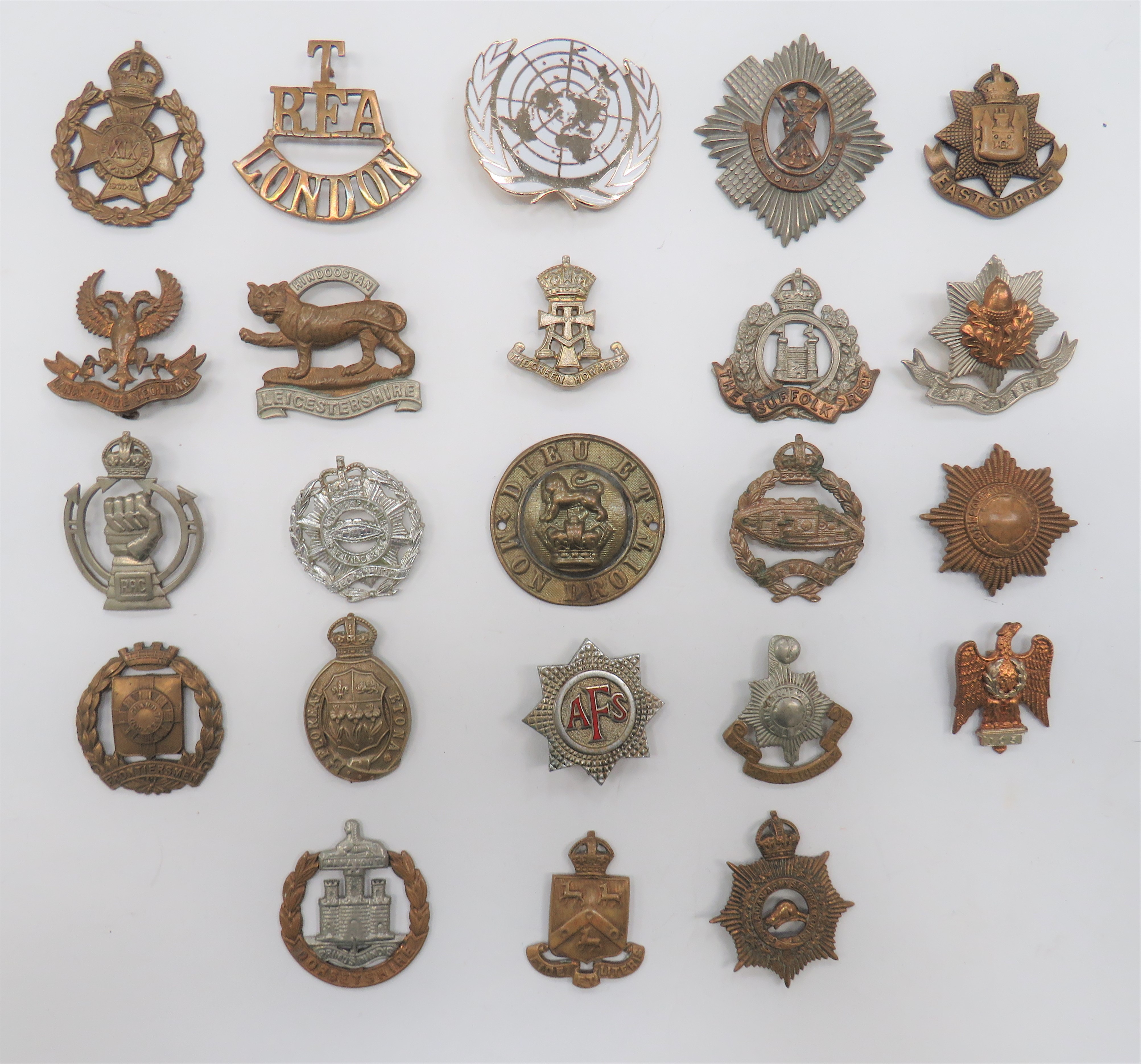 Various Damaged Cap Badges most with fittings absent including white metal, KC RAC ... Brass, KC