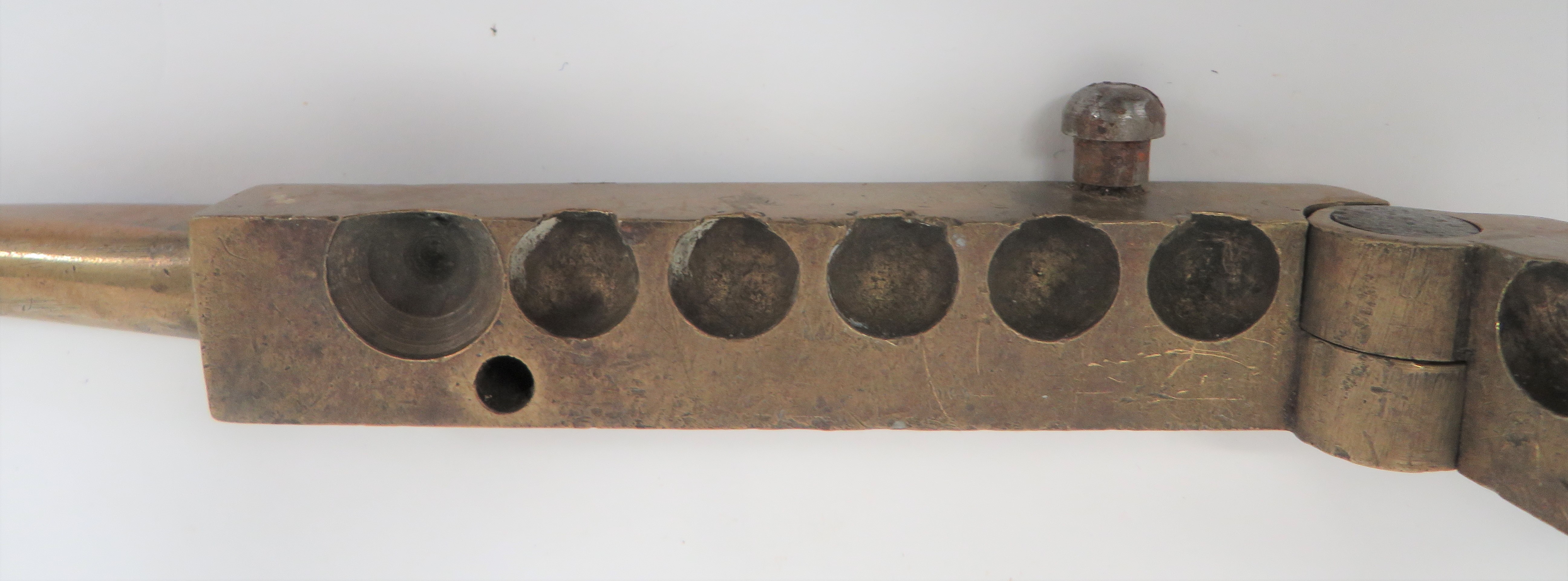 Rare Victorian ""I Parkes Birmingham"" Gang Bullet Mould brass mould to cast 5 x 40 bore balls and o - Image 2 of 3