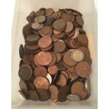 Numismatics - A large collection of various coinage, comprising mainly One Penny & Half Penny coins.